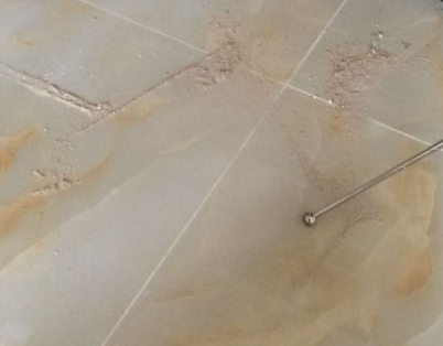 安义瓷砖空鼓维修公司分享粘合剂选择不当在瓷砖铺贴过程中可能导致以下问题